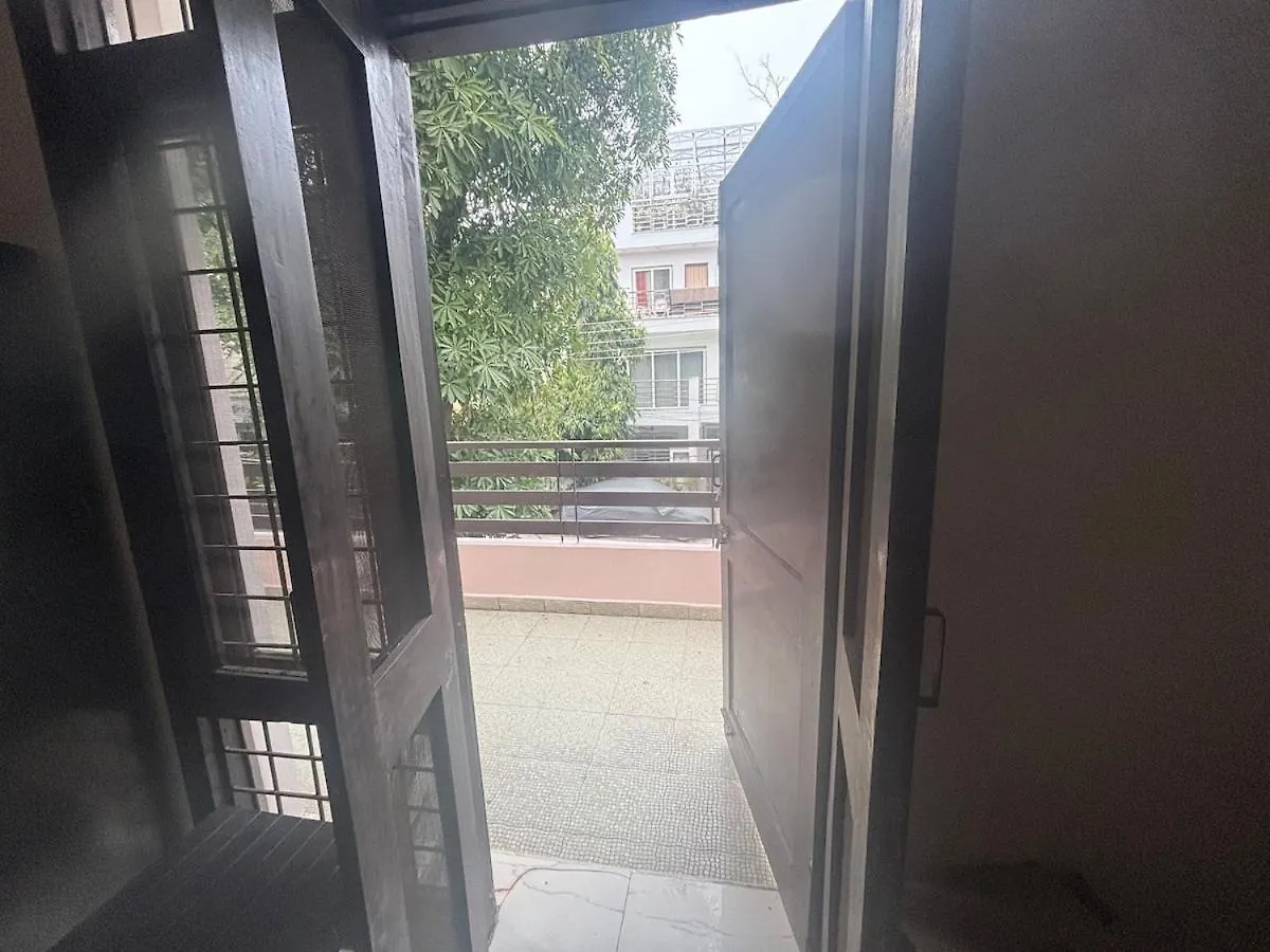 Full 1Bhk In Lush Green Society 구르가온