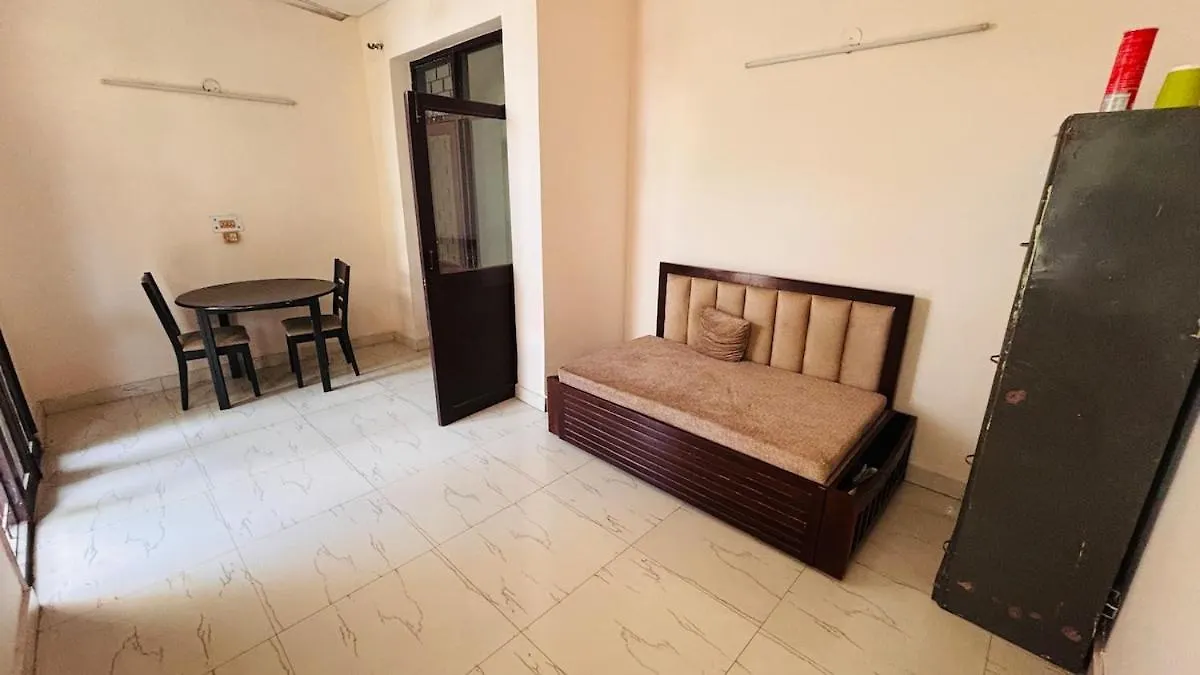 Full 1Bhk In Lush Green Society 구르가온 펜션